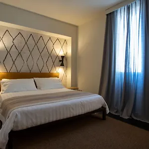 https://arco-vecchio.lecce-hotels.com